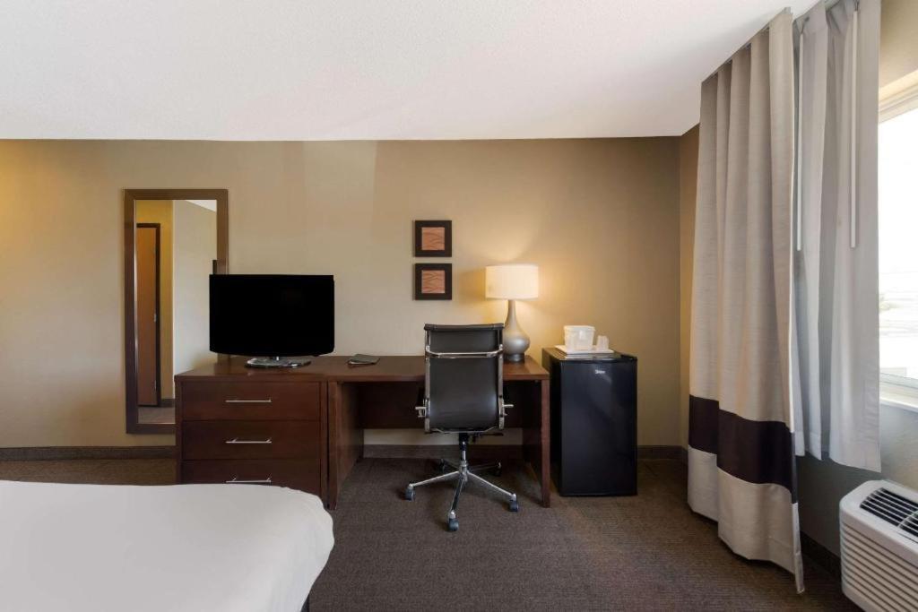 Comfort Inn East Уичита Экстерьер фото