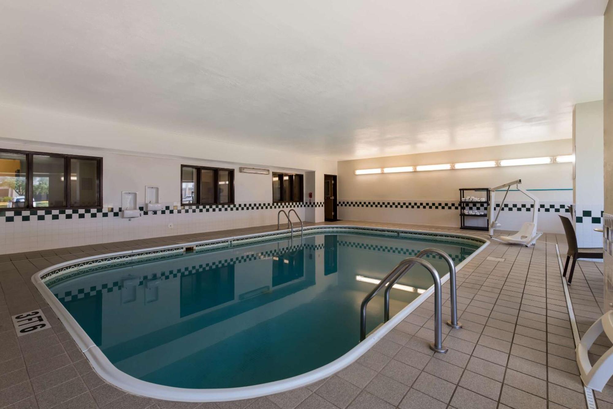 Comfort Inn East Уичита Экстерьер фото