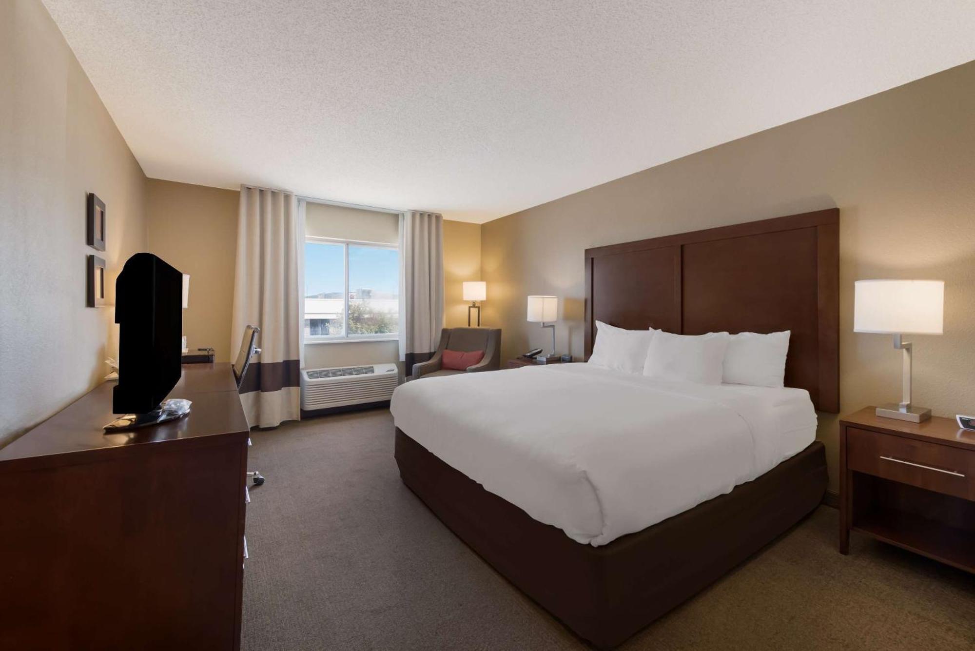 Comfort Inn East Уичита Экстерьер фото