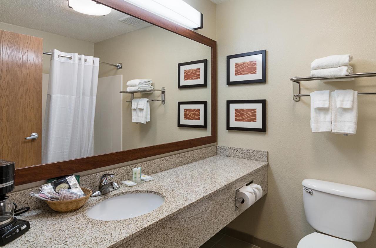 Comfort Inn East Уичита Экстерьер фото